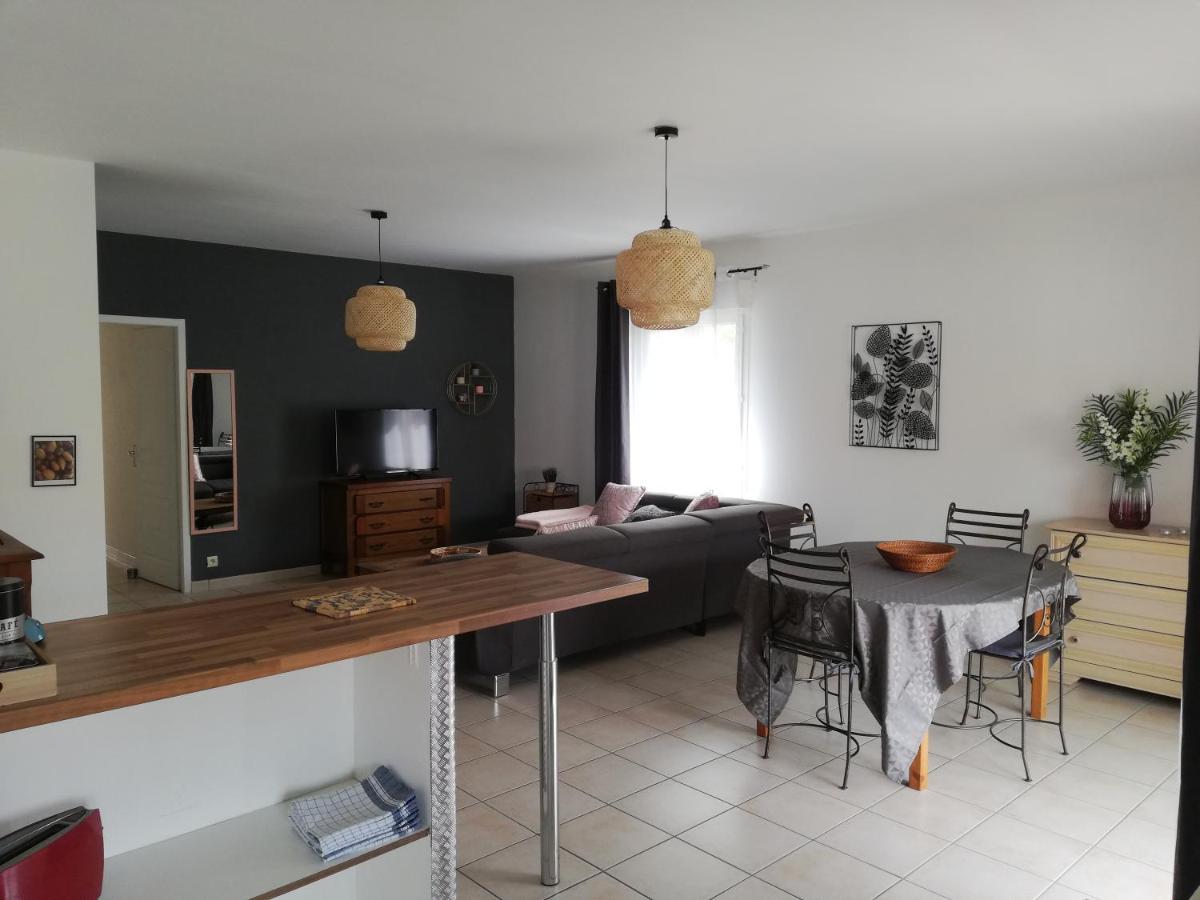 Superbe Appartement De 90M2 A Uzes Super Equipe Avec Garage Et Grand Parking Privatif Exterior foto